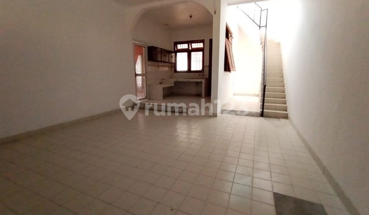 Mr 063176 Disewakan Rumah Bagus Luas 2 Lantai, Dekat Ugm Dan Pakuwon Mall, Dalam Perumahan 5