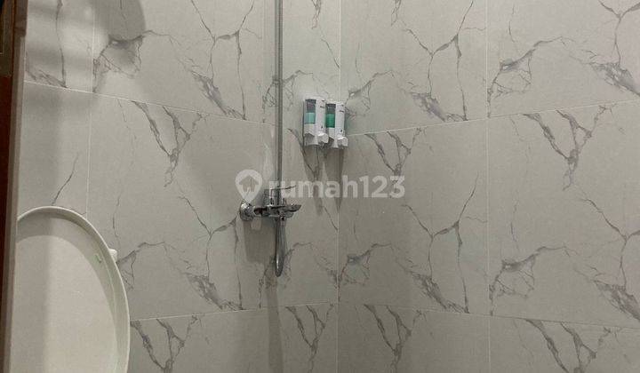 Disewakan Rumah Bagus Mewah 2 Lantai Full Furnished Hanya 150 Juta thn, Lokasi Pinggir Jalan 15