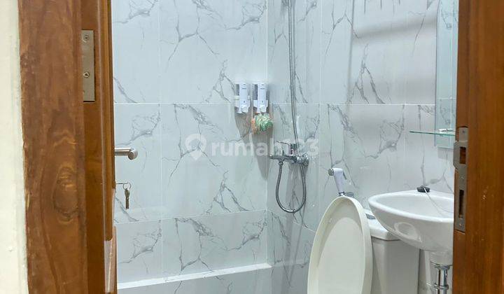 Disewakan Rumah Bagus Mewah 2 Lantai Full Furnished Hanya 150 Juta thn, Lokasi Pinggir Jalan 27