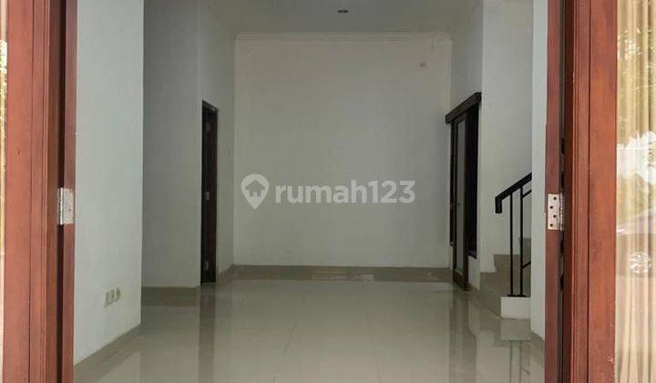 Akb Mr 063833 Disewakan Rumah Cantik 2 Lantai Dalam Perum Furnish Daerah Blok O, Dekat Amplaz 2