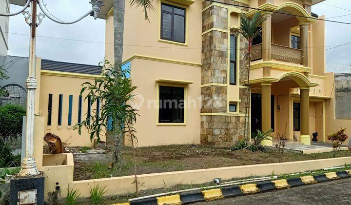 Disewakan Rumah 2 Lantai dalam Perum Semi Furnised 1