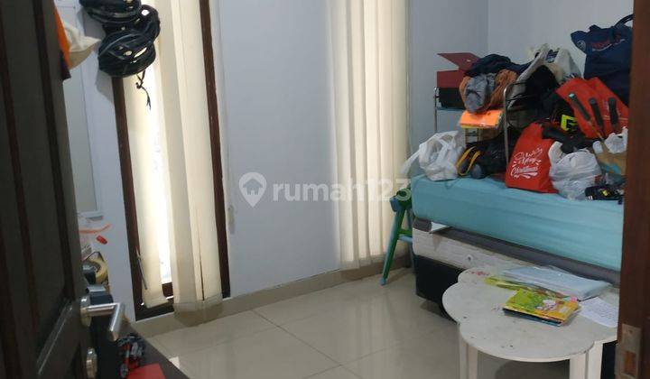 Rumah 2 Lantai di Dalam Perum Area Perkotaan di Babarsari 2