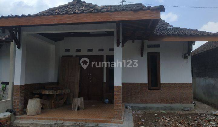 Dijual Rumah 1 Lantai Area Pedesaan Dekat Kampung Flory 2