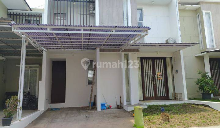 Disewakan Rumah Cantik 2lt Furnished Dalam Perum Depok Dekat Ugm,uny,upn,pakuwon Mall  1