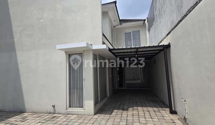 Ready-to-Occupy Renovated House, in Royal Residence Wiyung, West Surabaya 2