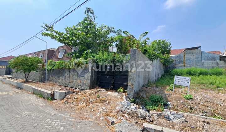 Shabby house, land calculation at Double Way Villa Kalijudan Indah Shabby house, land calculation at Double Way Villa Kalijudan Indah