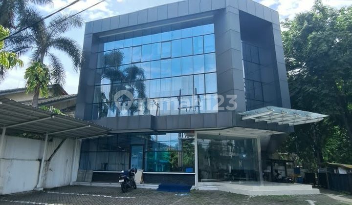 Gedung 3 Lantai Pinggir Jalan Raya Jemursari Selangkah Ahmad Yani Gedung 3 Lantai Pinggir Jalan Raya Jemursari Selangkah Ahmad Yani