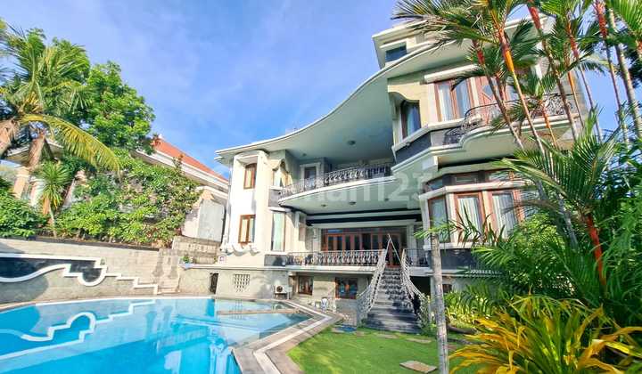 Luxury Ready-to-Occupy House in Graha Famili, Private Pool with Golf View Luxury Ready-to-Occupy House in Graha Famili, Private Pool with Golf View