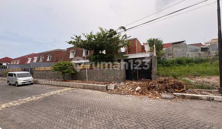 Shabby house, land calculation at Double Way Villa Kalijudan Indah Shabby house, land calculation at Double Way Villa Kalijudan Indah