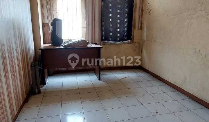 For Rent 3-Story Shop House on Samudra Street, Surabaya City Center 2