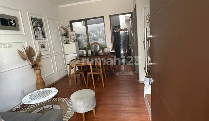 Jual Murah Rumah 2 Lantai Semi Furnished di Fortune Heights Graha Raya Bintaro 2