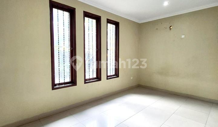 Jual Cepat Harga Murah Rumah Halaman Luas di River Park Bintaro Sektor 8 2