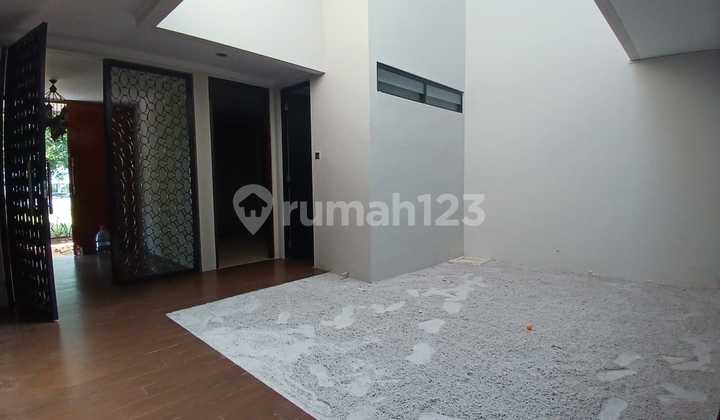 Spacious Ready-to-Occupy House in Premium Strategic Area, Kebayoran Symphony, Bintaro Sector 7. 2