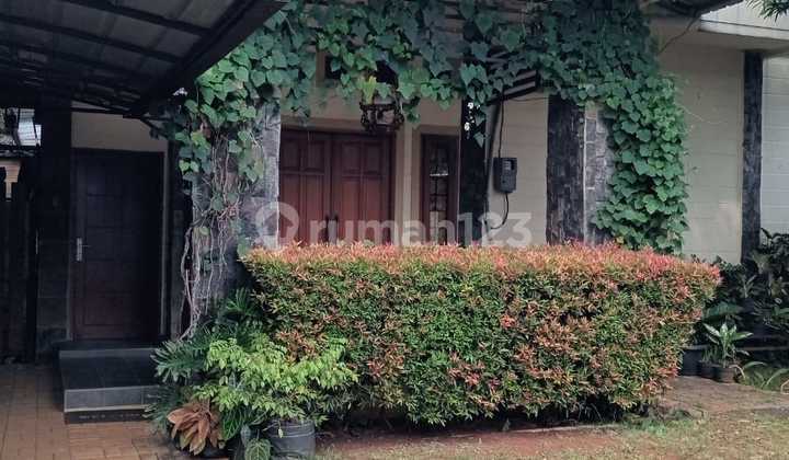 For Quick Sale: Spacious, Move-In Ready, Strategic House in Jagakarsa (Sd) For Quick Sale: Spacious, Move-In Ready, Strategic House in Jagakarsa (Sd)