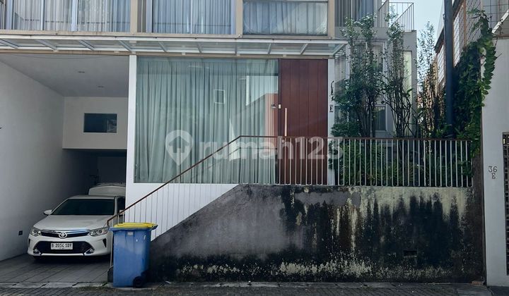 Rumah Bagus Siap Huni di Kemang Utara Jakarta Selatan 2