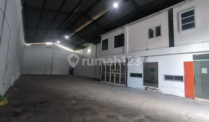 Strategic Location Warehouse in Cengkareng, West Jakarta Strategic Location Warehouse in Cengkareng, West Jakarta