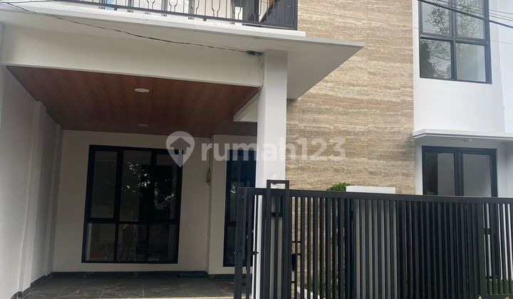 A Nice House Ready to Occupy in Graha Bintaro. A Nice House Ready to Occupy in Graha Bintaro.