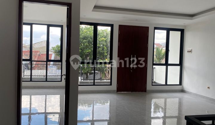 Rumah Bagus Siap Huni Di Graha Bintaro .  2