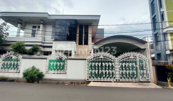 Corner House, Spacious Land on Main Road Grand Galaxy Bekasi 2