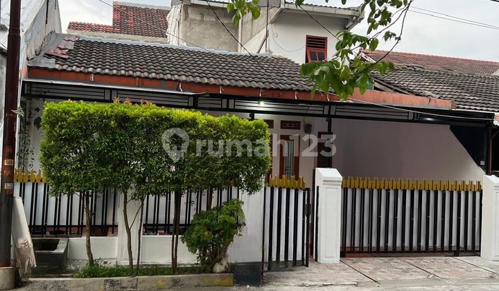 Rumah Rapih Siap Huni di Taman Galaxy Indah , Bekasi Rumah Rapih Siap Huni di Taman Galaxy Indah , Bekasi