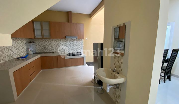 Disewakan rumah besar full furnished di Caman Jatibening Bekasi 6