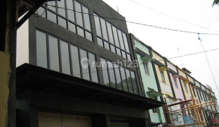 Disewakan Ruko Gandeng Pinggir Jalan Raya Pekayon Jatiasih Bekasi 4