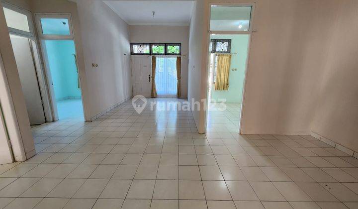 Disewakan Rumah Rapi Siap Huni Taman Galaxy Bekasi Selatan  9