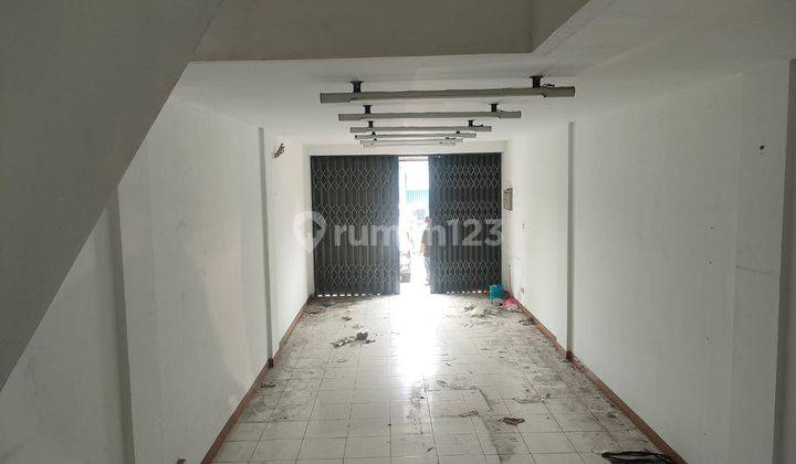 Disewakan ruko baru siap huni pinggir Jalan Pekayon Raya Bekasi 2