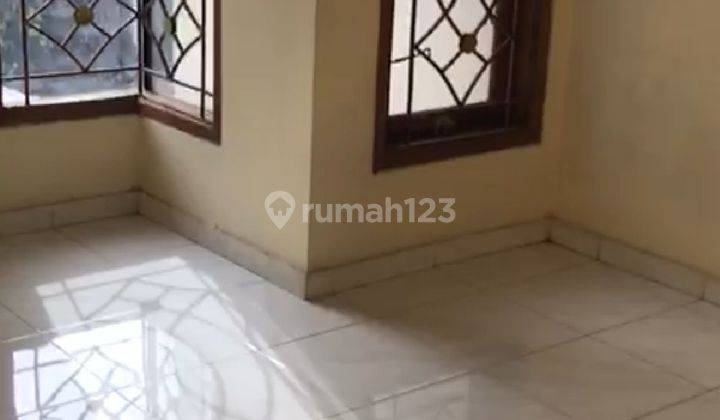 Disewakan rumah 2Lantai di Jalan Nusa Indah 1 Jakasetia Bekasi 2