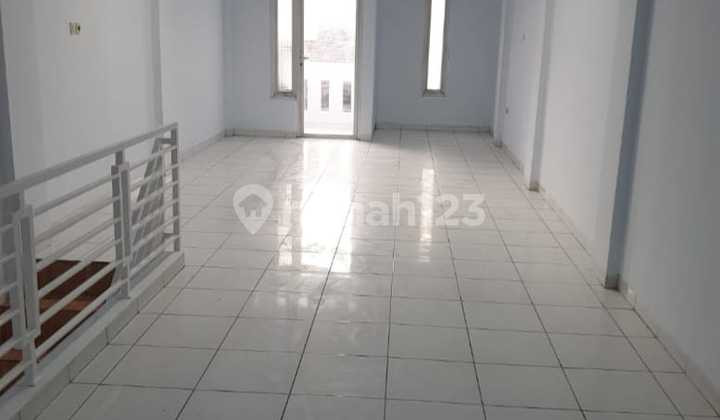 Disewakan ruko 3 Lantai di Jalan perumnas Jakarta timur 4