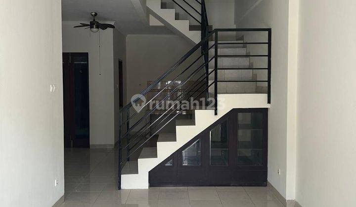 Dijual Rumah Cantik Siap Huni di Kemang Pratama 2