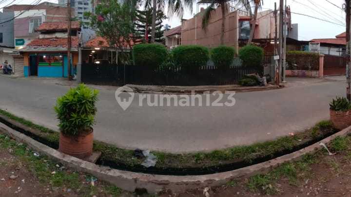 House With Large Land In Bintara Jaya, West Bekasi 2