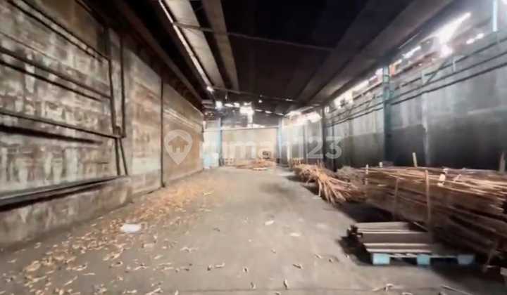 Former Wood Factory Warehouse Near Marunda in Rorotan, Jakarta Former Wood Factory Warehouse Near Marunda in Rorotan, Jakarta