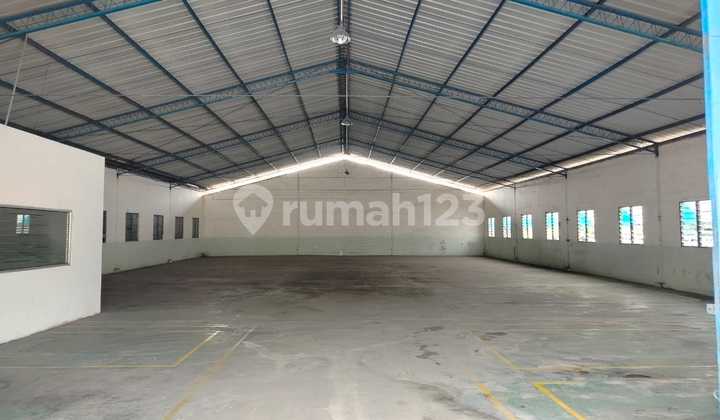 Gudang Rapih Siap Pakai Di Narogong, Bekasi 2