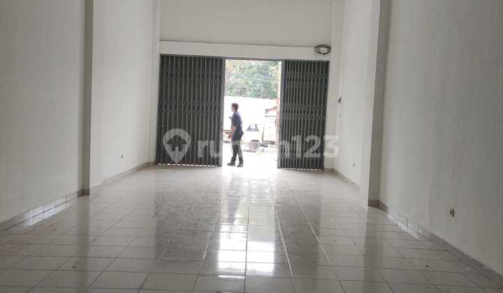 Ready-to-use 3-story shop house, 15x17 area 255m, Rawalumbu Bekasi. 2