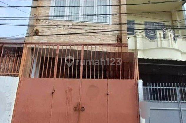 Rumah 4lantai luas 70m type 3KT Tamansari Jakarta Barat 1