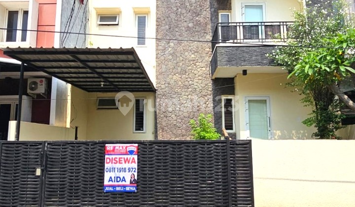 Ready-to-occupy house, 170m², 3-bedroom type, Kelapa Gading, North Jakarta