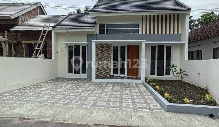 Modern Minimalist House Godean Cheap Sleman Yogyakarta
