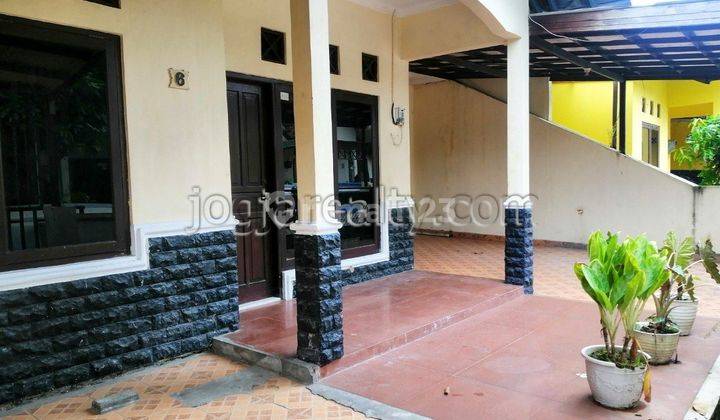 Rumah disewakan Jogja dalam perumahan dekat Kota Yogyakarta di Mayaan Trihanggo Gamping Sleman Yogyakarta 3