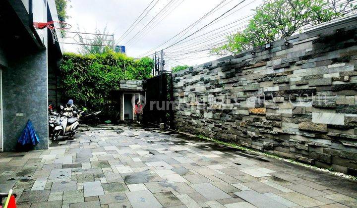 Rumah Mewah Semu Furnished dekt kampus UGM di Demangan Baru Sleman Yogyakarta  10