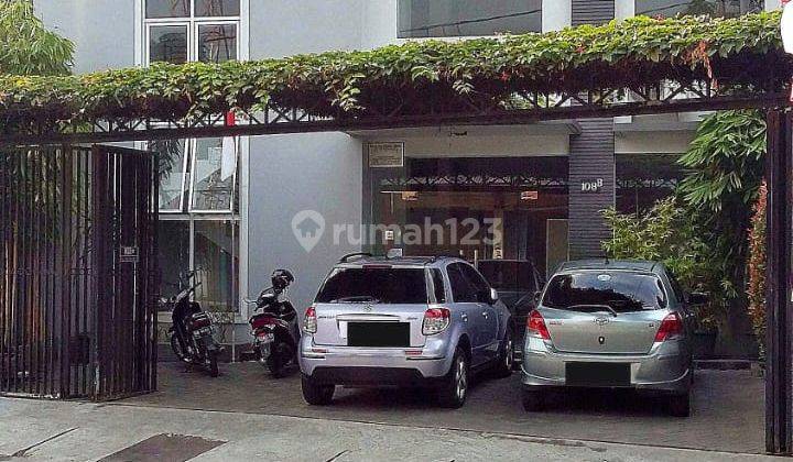 Dijual Rumah & Tempat Usaha (2 Muka) Strategis Mangku Jalan Aspal Condong Catur Sleman Yogyakarta Dekat Pakuwon Mall  1