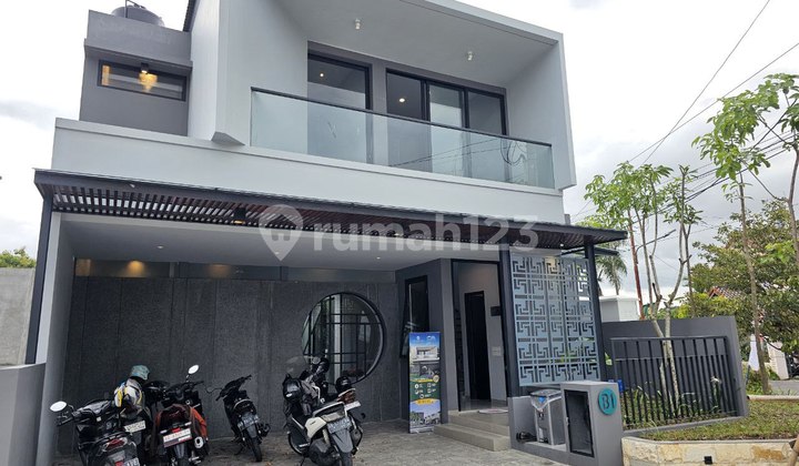 Last Unit Luxury House Fully Furnished 18 Minutes to UGM Campus Yogyakarta