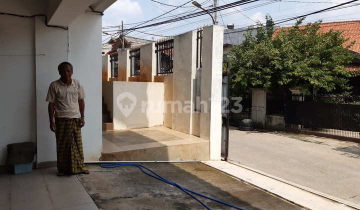 For Sale Ready-to-Occupy Corner House Position Behind Grand Lucky Radio Dalam, South Jakarta 2