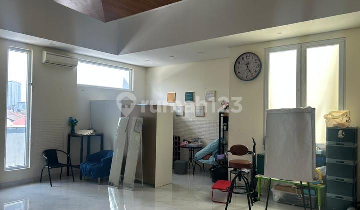 American Classic House Building Still Very Good in Gandaria Garden, South Jakarta 2