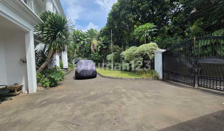 For Sale Ready-to-Live Luxury House in Selong Senopati, Kebayoran Baru 2