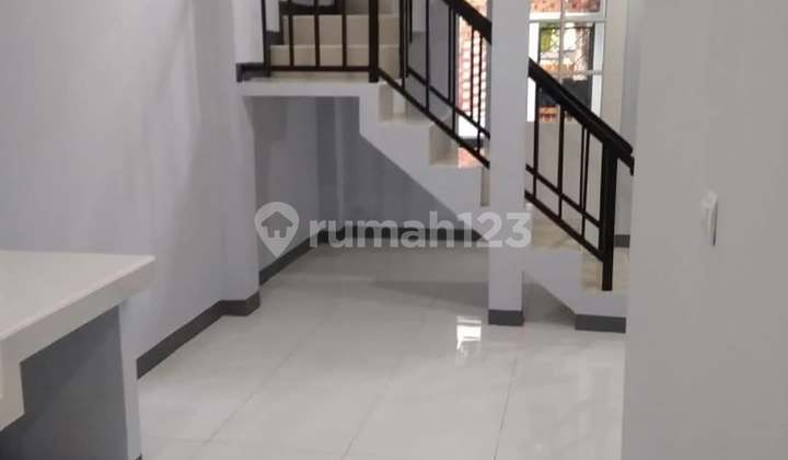 For Rent, Ready-to-Occupy House on Jln Cipayung, Kebayoran Baru, South Jakarta 2
