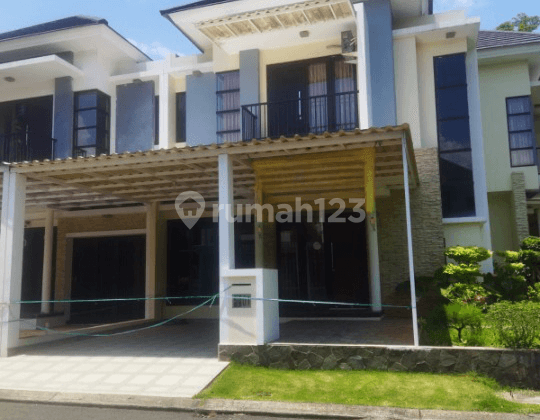 Rumah 2 Lantai Fully Furnished, Strategis, Dan Sudah Renovasi  1