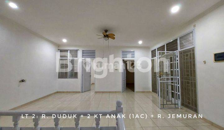 Rumah Besar 2 Lantai Siap Pakai di Lokasi Strategis Dekat Mall 9