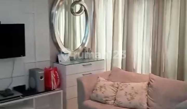 ruang keluarga apartment kuningan place lrt mrt