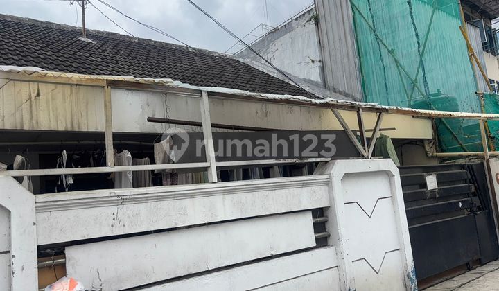 Cheap Kost Jakarta Pusat Cideng Below NJOP Filled with Car Row 2